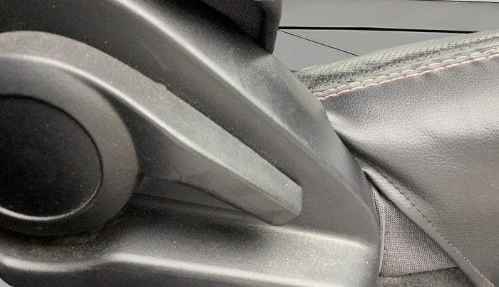 2021 Tata ALTROZ XT PETROL, Petrol, Manual, 35,953 km, Driver Side Adjustment Panel