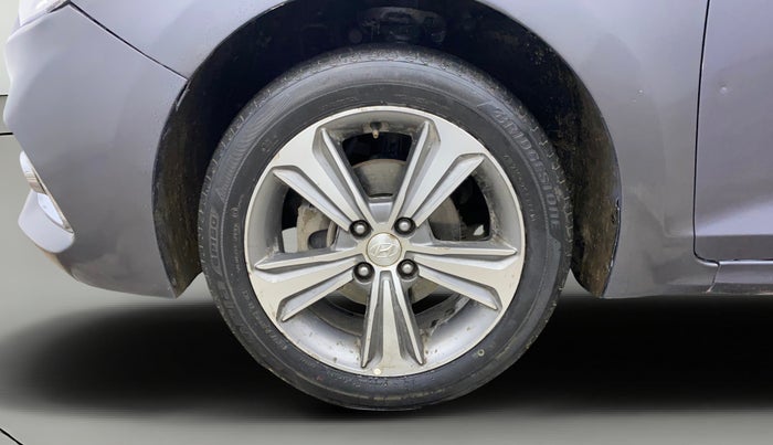 2017 Hyundai Verna 1.6 VTVT SX O, Petrol, Manual, 1,12,398 km, Left Front Wheel