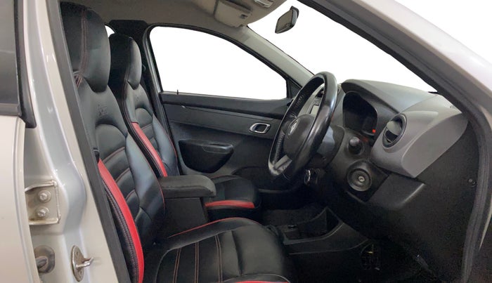 2018 Renault Kwid RXT 1.0 AMT (O), Petrol, Automatic, 58,257 km, Right Side Front Door Cabin