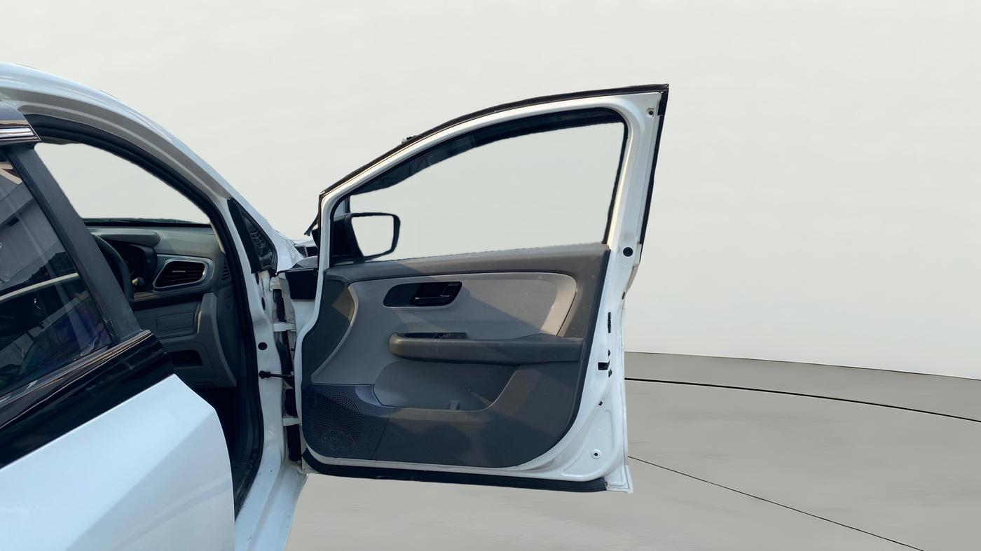 2020 Tata ALTROZ XE PETROL, Petrol, Manual, 10,990 km, RHS Front Door