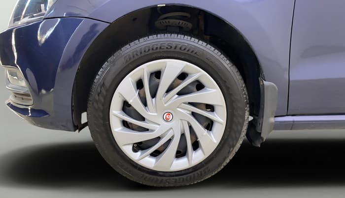2015 Volkswagen Polo COMFORTLINE 1.2L, Petrol, Manual, 52,508 km, Left Front Wheel