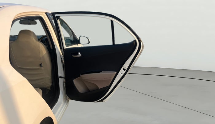 2015 Hyundai Xcent S (O) 1.2, Petrol, Manual, 27,993 km, RHS Rear Door