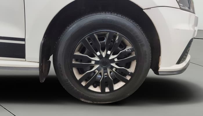 2020 Volkswagen Polo TRENDLINE 1.0L, Petrol, Manual, 80,392 km, Right Front Wheel