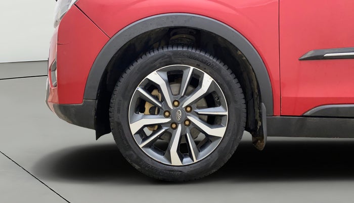 2021 Mahindra XUV300 W8 (O) 1.2 PETROL, Petrol, Manual, 1,10,613 km, Left Front Wheel