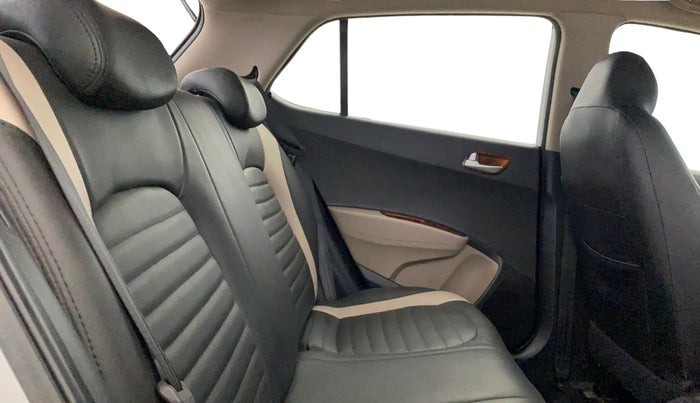 2016 Hyundai Grand i10 ASTA (O) 1.2 KAPPA VTVT, Petrol, Manual, 28,183 km, Right Side Rear Door Cabin