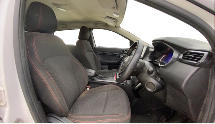 2022 Renault Kiger RXZ TURBO MT, Petrol, Manual, 67,680 km, Right Side Front Door Cabin