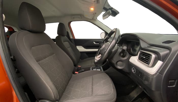 2022 Tata PUNCH CREATIVE AMT 1.2 RTN DUAL TONE, Petrol, Automatic, 20,806 km, Right Side Front Door Cabin