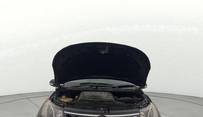 2016 Mahindra XUV500 W4, Diesel, Manual, 1,25,455 km, Open Bonet