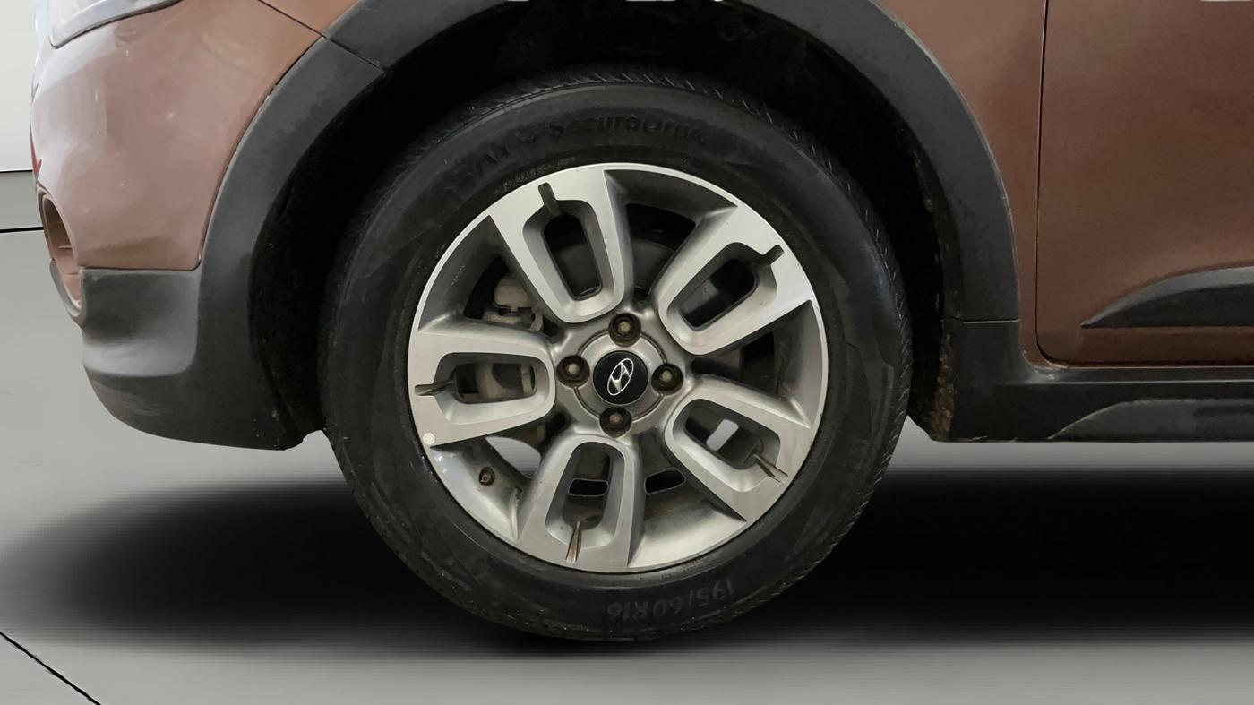 2015 Hyundai i20 Active 1.2 S, Petrol, Manual, 74,842 km, Left Front Wheel
