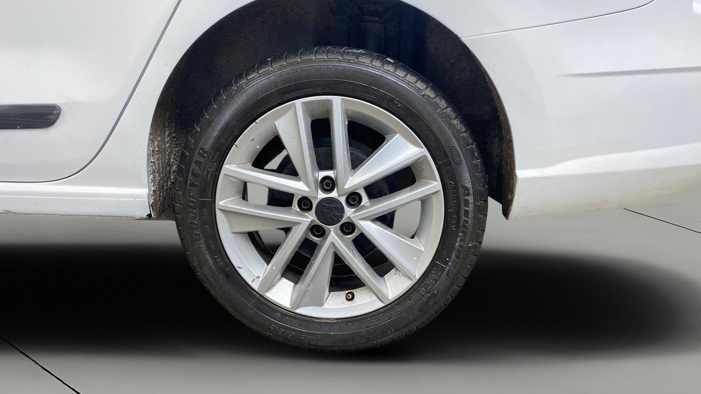 2018 Skoda Rapid STYLE 1.6 MPI AT, Petrol, Automatic, 68,380 km, Left Rear Wheel