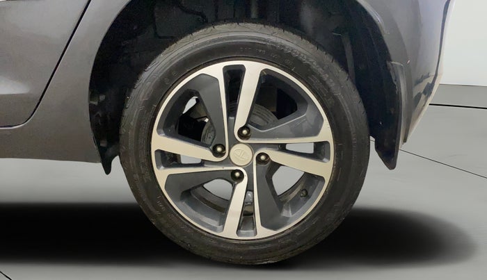 2022 Tata ALTROZ XZ PETROL, Petrol, Manual, 44,706 km, Left Rear Wheel