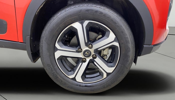 2023 Tata NEXON XZA PLUS SUNROOF PETROL, Petrol, Automatic, 31,113 km, Right Front Wheel