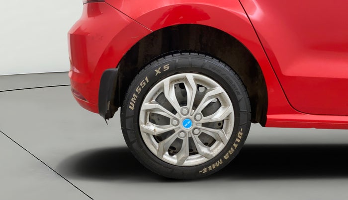 2015 Volkswagen Polo COMFORTLINE 1.2L, Petrol, Manual, 86,711 km, Right Rear Wheel