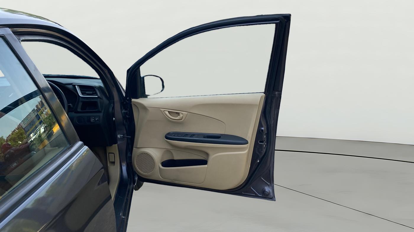 2018 Honda Brio S(O) MT, CNG, Manual, 1,35,760 km, RHS Front Door