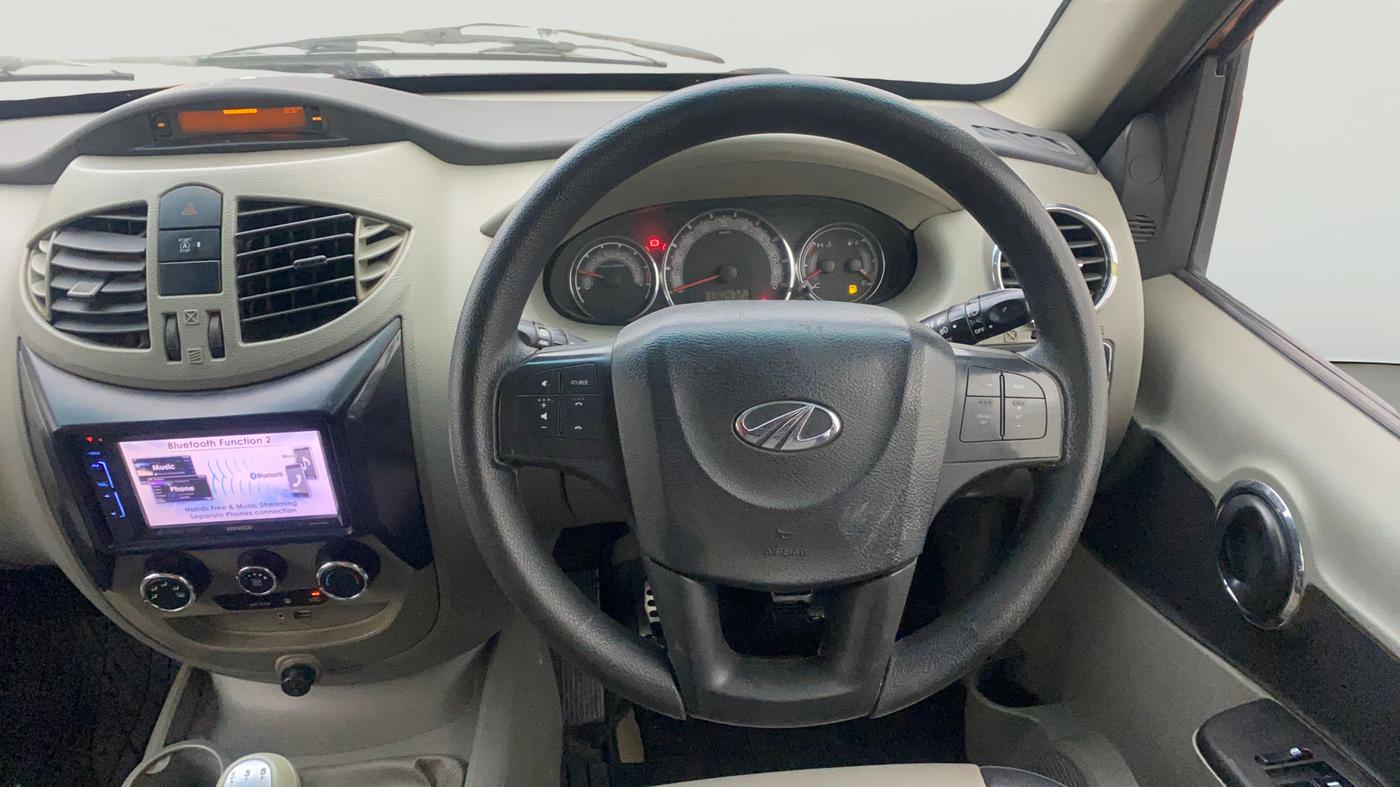 2016 Mahindra NUVOSPORT N8, Diesel, Manual, 1,30,472 km, Steering Wheel Close Up