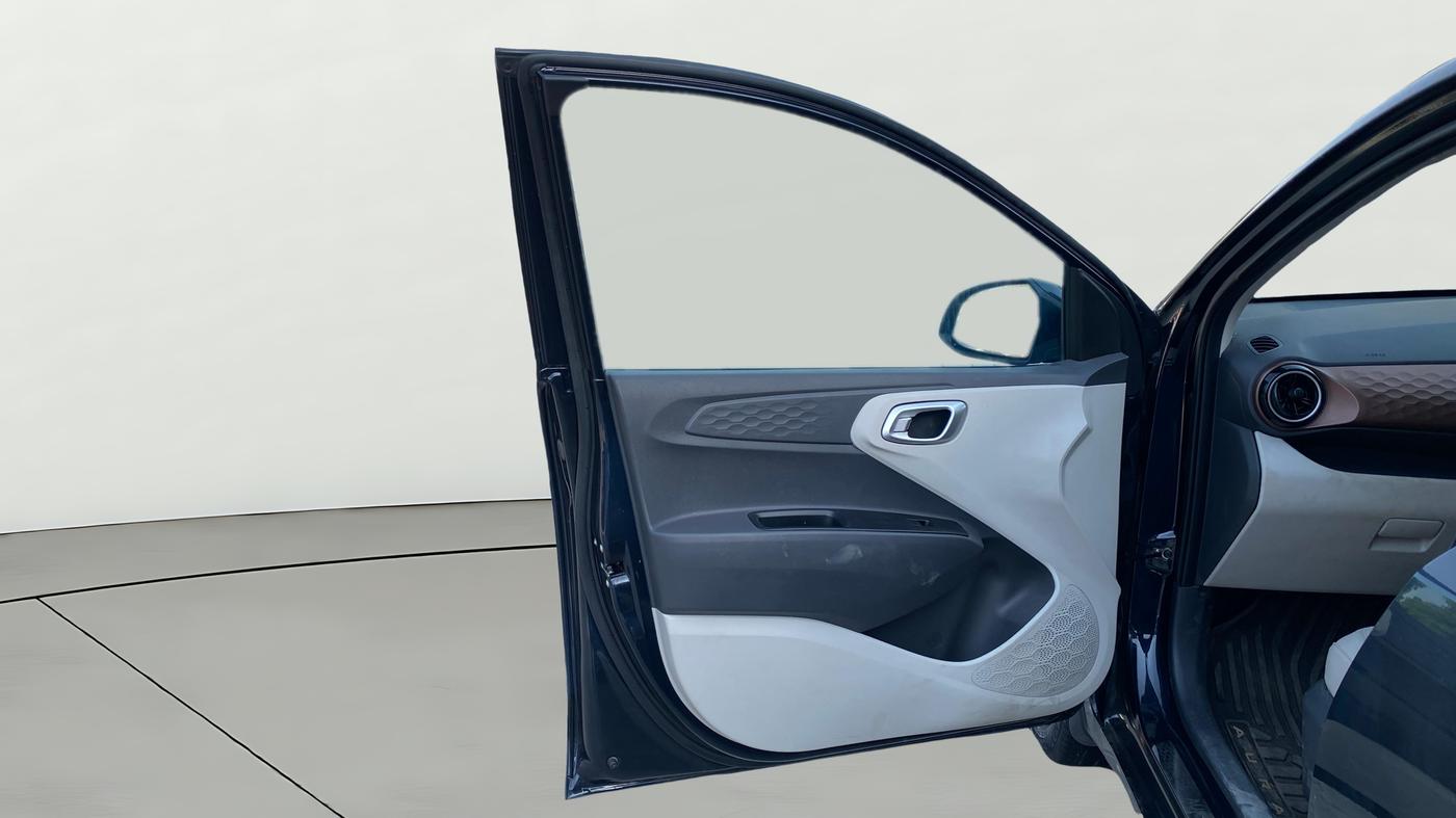 2024 Hyundai AURA SX 1.2 CNG, CNG, Manual, 27,116 km, LHS Front Door
