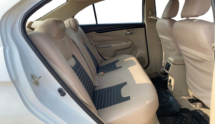 2017 Maruti Ciaz DELTA 1.4 MT PETROL, Petrol, Manual, 75,177 km, Right Side Rear Door Cabin