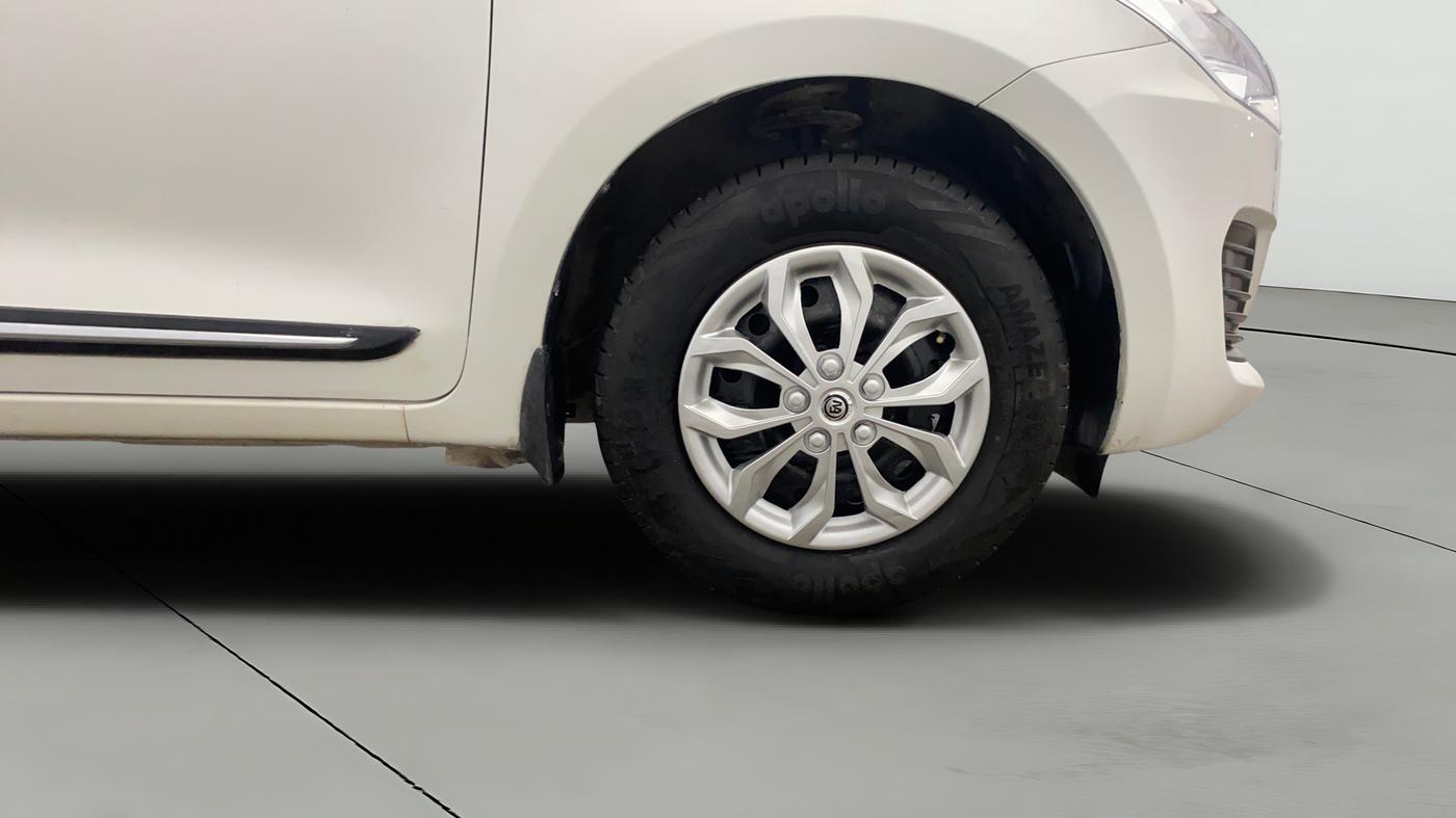 2022 Maruti Swift VXI, Petrol, Manual, 1,37,910 km, Right Front Wheel