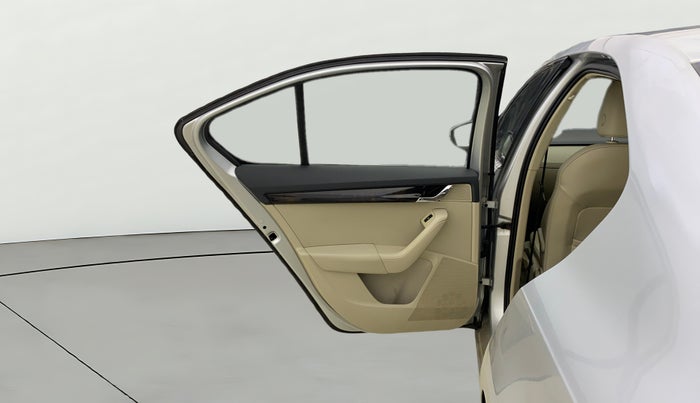 2016 Skoda Octavia 2.0 TDI CR STYLE PLUS AT, Diesel, Automatic, 60,469 km, LHS Rear Door