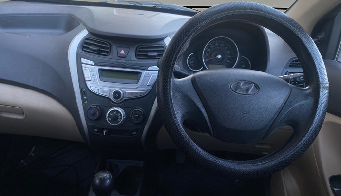 2017 Hyundai Eon MAGNA +, Petrol, Manual, 36,762 km, Steering Wheel Close Up