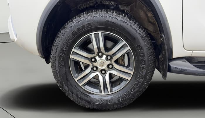 2017 Toyota Fortuner 2.7 4X2 MT, Petrol, Manual, 48,518 km, Left Front Wheel