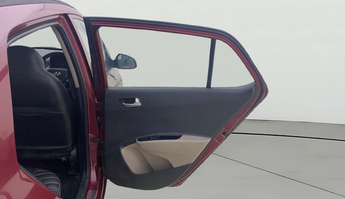 2015 Hyundai Grand i10 SPORTZ 1.2 KAPPA VTVT, CNG, Manual, 1,32,775 km, RHS Rear Door