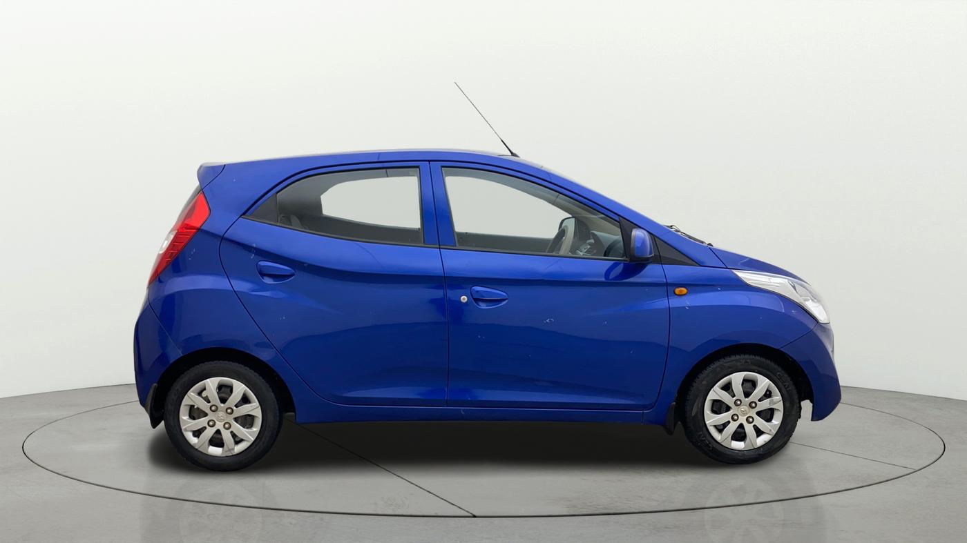 2014 Hyundai Eon SPORTZ, Petrol, Manual, 45,716 km, Right Side View