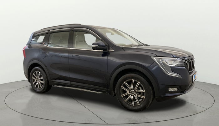2023 Mahindra XUV700 AX 7 LUXURY P AT 7 STR, Petrol, Automatic, 14,877 km, Right Front Diagonal