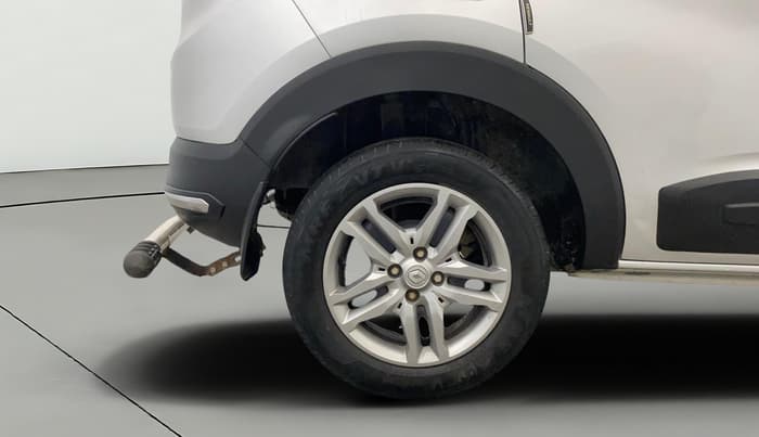 2023 Renault TRIBER RXZ, Petrol, Manual, 31,792 km, Right Rear Wheel