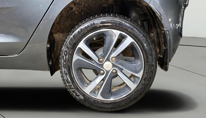 2023 Tata ALTROZ XZ PETROL, Petrol, Manual, 2,818 km, Left Rear Wheel