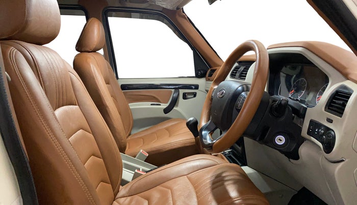 2022 Mahindra Scorpio S5, Diesel, Manual, 66,339 km, Right Side Front Door Cabin