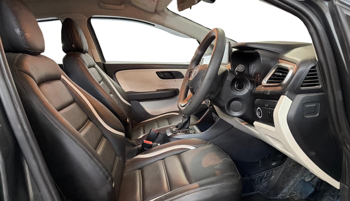 2023 Tata ALTROZ XTA, Petrol, Automatic, 28,205 km, Right Side Front Door Cabin