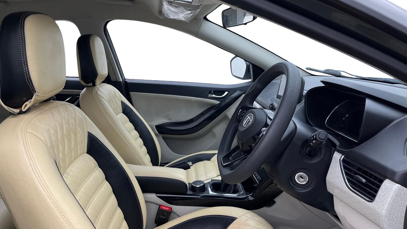 2021 Tata NEXON XZ PETROL, Petrol, Manual, 26,095 km, Right Side Front Door Cabin