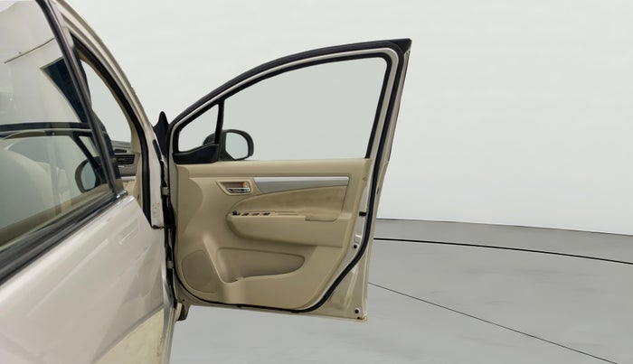 2015 Maruti Ertiga ZXI+, Petrol, Manual, 42,130 km, RHS Front Door