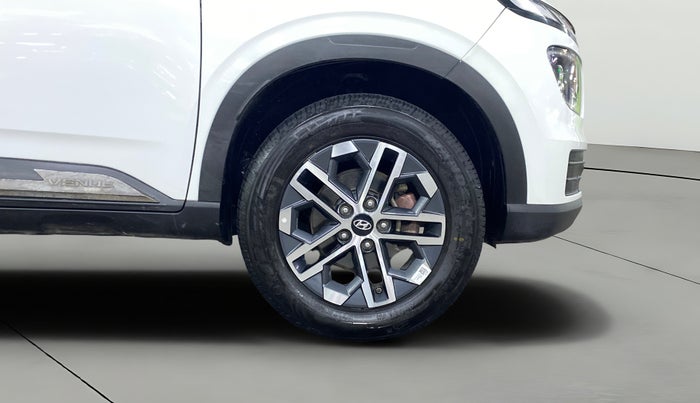 2023 Hyundai VENUE SX 1.5 CRDI, Diesel, Manual, 34,622 km, Right Front Wheel