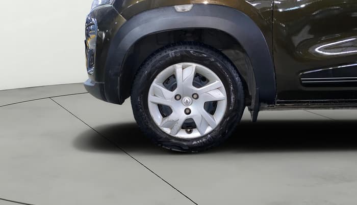2022 Renault Kwid RXT 1.0 AMT (O), Petrol, Automatic, 49,861 km, Left Front Wheel