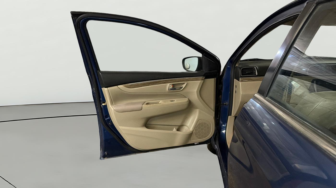 2020 Maruti Ciaz ALPHA  AT 1.5 SHVS PETROL, Petrol, Automatic, 1,14,322 km, LHS Front Door