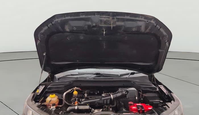 2022 Mahindra XUV300 W4 1.2 PETROL, Petrol, Manual, 1,07,747 km, Open Bonet