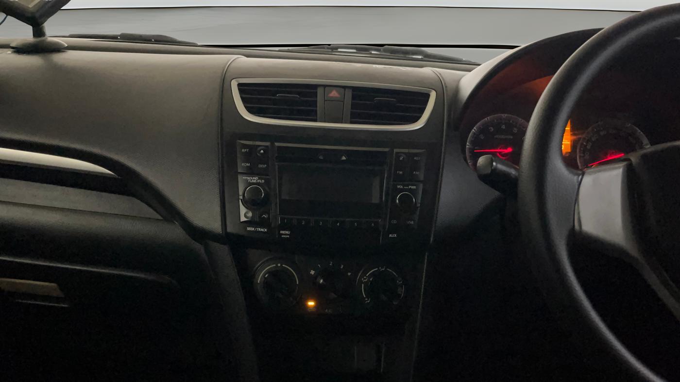 2015 Maruti Swift VXI, Petrol, Manual, 1,05,004 km, Air Conditioner