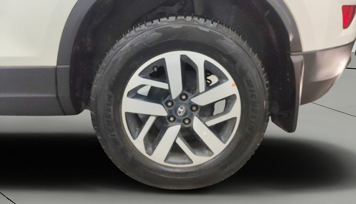 2020 Tata Harrier XZA PLUS 2.0L, Diesel, Automatic, 64,403 km, Left Rear Wheel