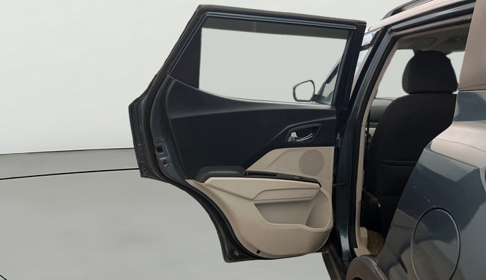 2019 Mahindra XUV300 W8 1.2 PETROL, Petrol, Manual, 92,693 km, LHS Rear Door