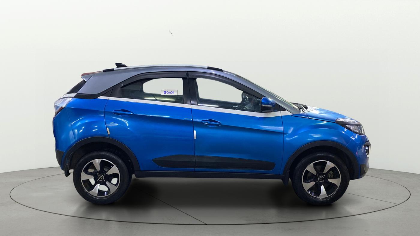 2018 Tata NEXON XZA PLUS DIESEL DUAL TONE, Diesel, Automatic, 90,714 km, Right Side View
