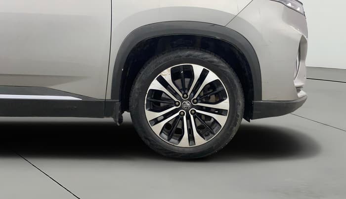 2021 MG HECTOR PLUS SMART 2.0 DIESEL TURBO MT 7-STR, Diesel, Manual, 87,830 km, Right Front Wheel