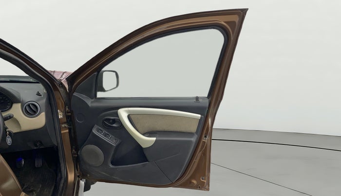 2013 Renault Duster 85 PS RXL DIESEL, Diesel, Manual, 1,11,669 km, RHS Front Door