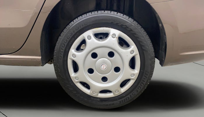 2014 Volkswagen Vento COMFORTLINE 1.5 AT, Diesel, Automatic, 82,598 km, Left Rear Wheel