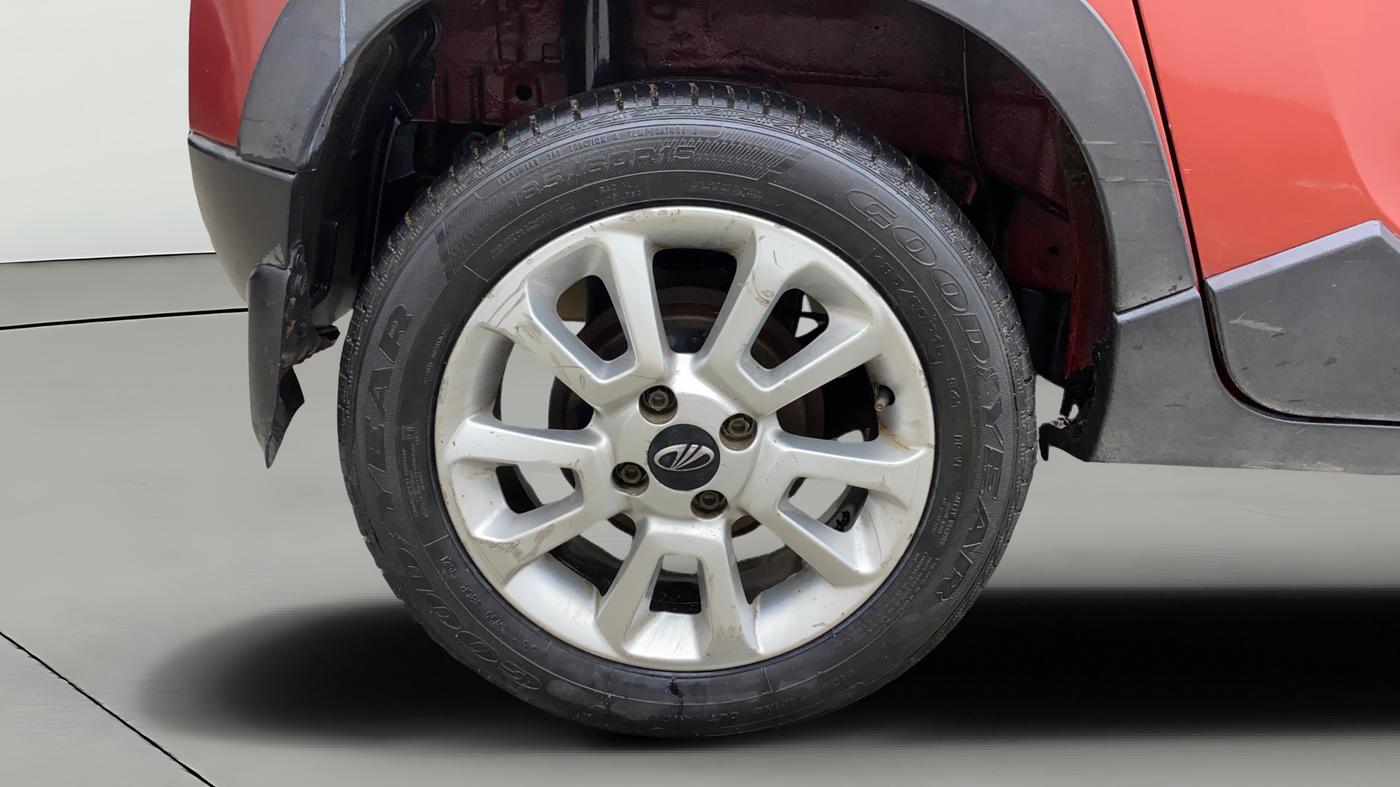 2017 Mahindra Kuv100 K8 D 6 STR, Diesel, Manual, 1,21,731 km, Right Rear Wheel