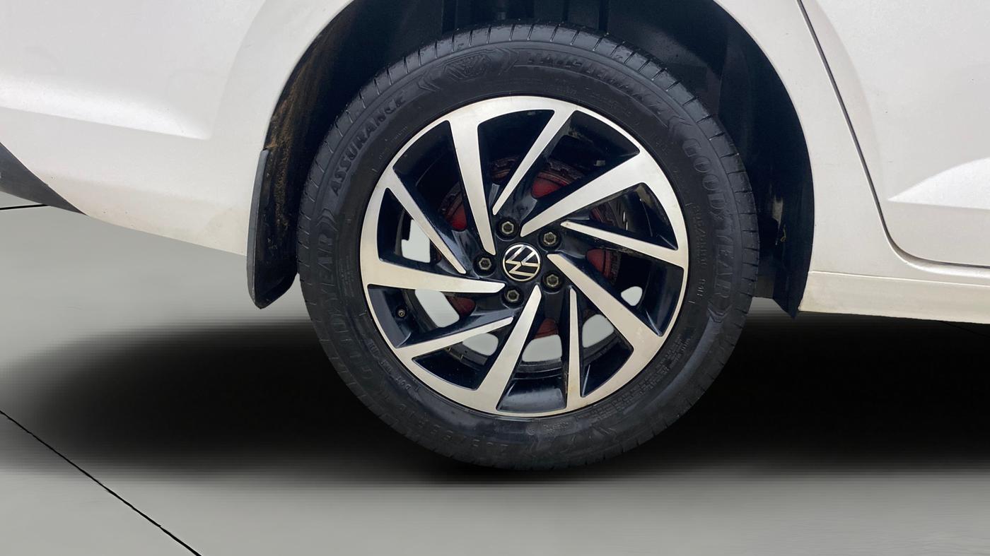 2022 Volkswagen VIRTUS TOPLINE TSI 1.0 MT, Petrol, Manual, 70,156 km, Right Rear Wheel