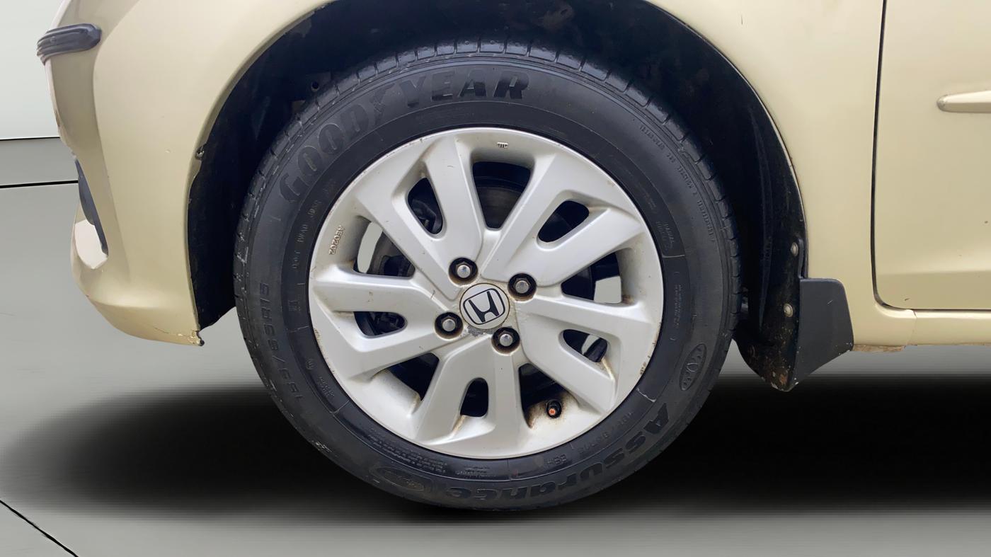 2015 Honda Mobilio 1.5L I-DTEC V, Diesel, Manual, 85,893 km, Left Front Wheel