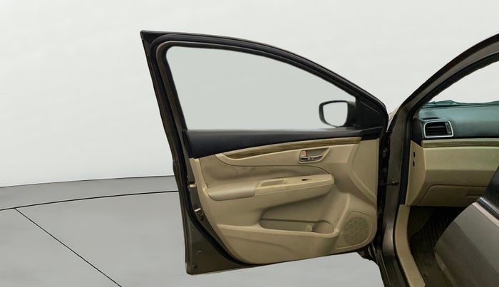 2018 Maruti Ciaz DELTA 1.5 SHVS MT PETROL, Petrol, Manual, 60,271 km, LHS Front Door