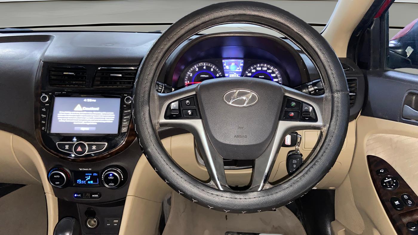 2016 Hyundai Verna 1.6 VTVT SX AT, Petrol, Automatic, 69,543 km, Steering Wheel Close Up